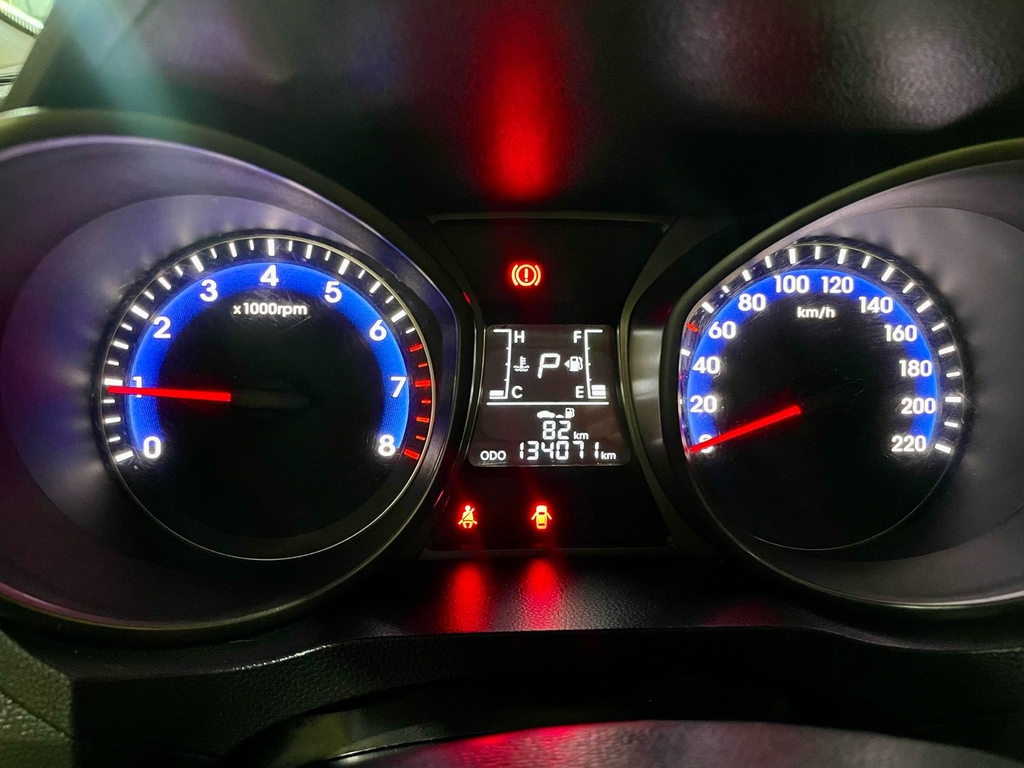 Hyundai HB20S Prata