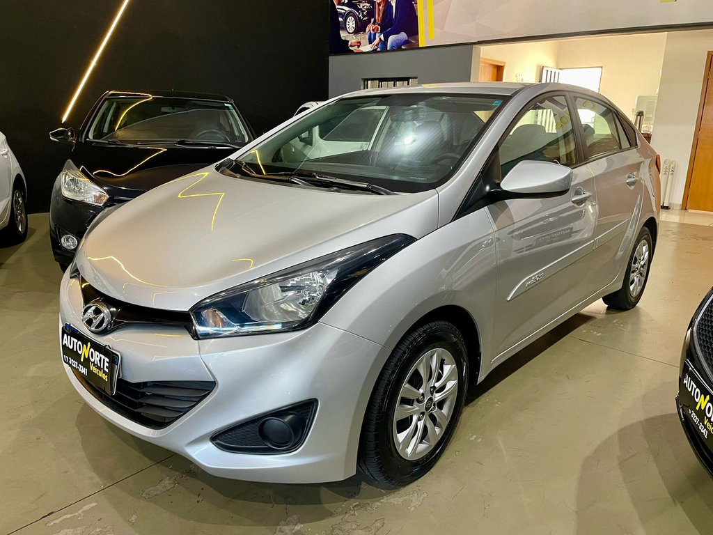 Hyundai HB20S Prata