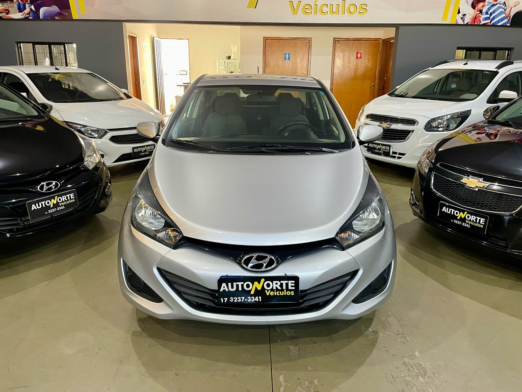 Hyundai HB20S Prata