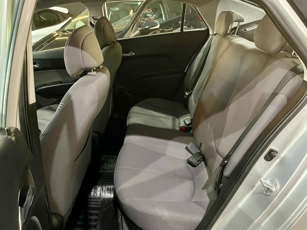 Hyundai HB20S Prata