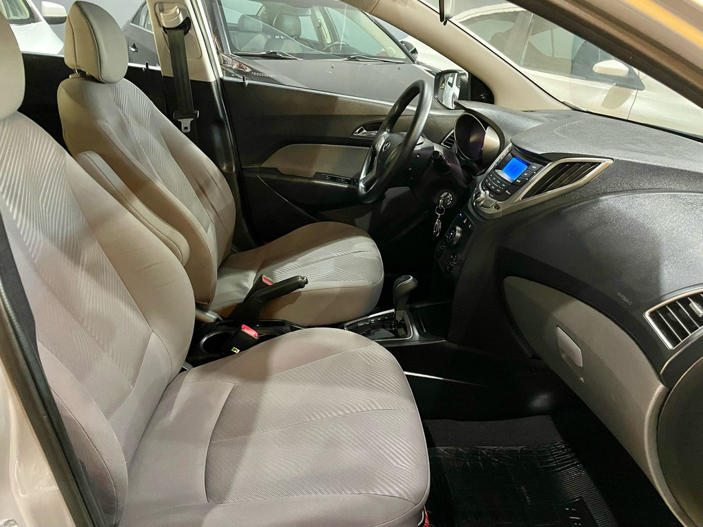 Hyundai HB20S Prata