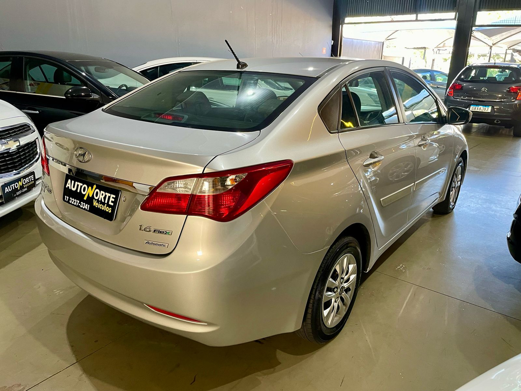 Hyundai HB20S Prata