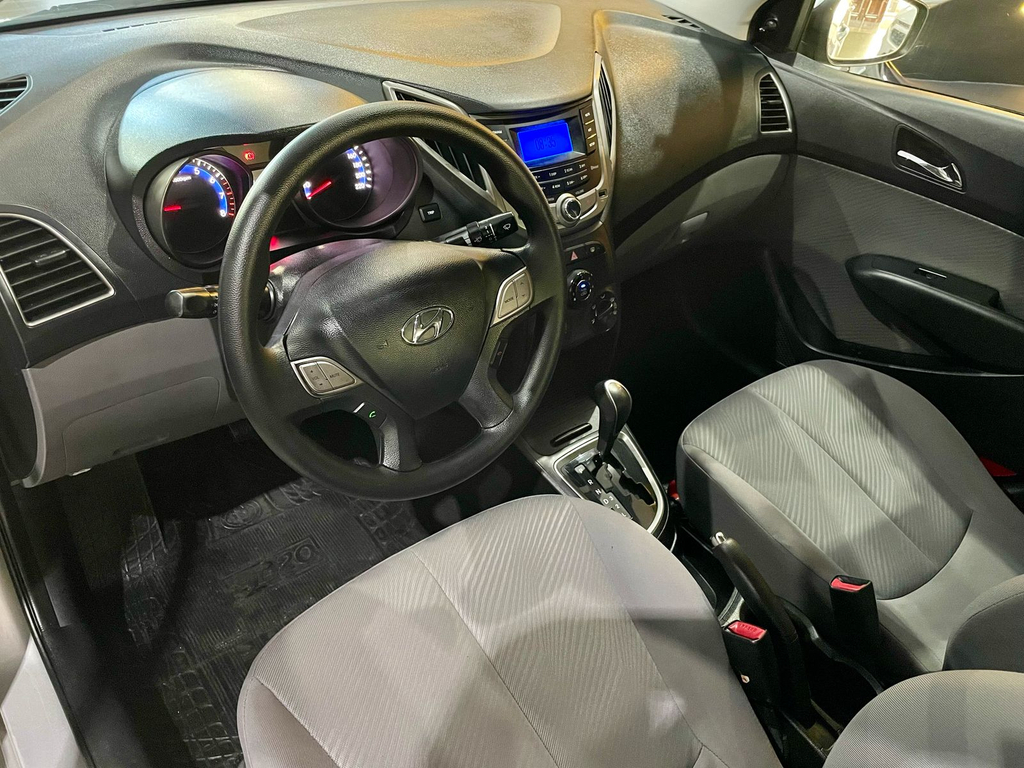 Hyundai HB20S Prata
