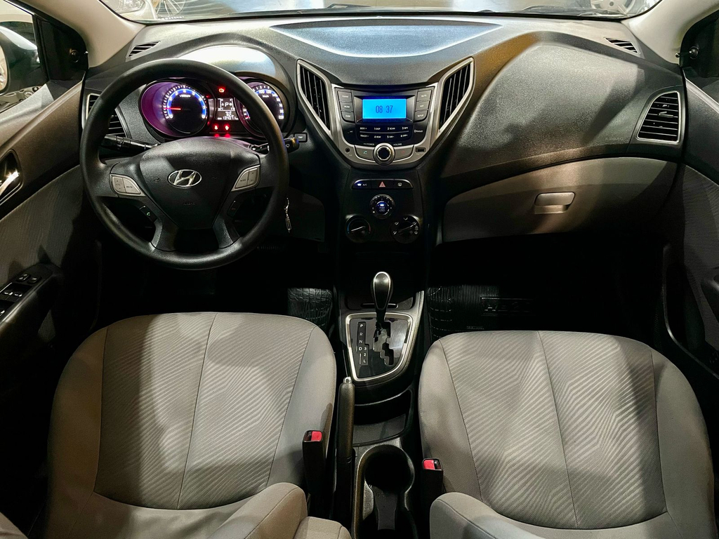 Hyundai HB20S Prata