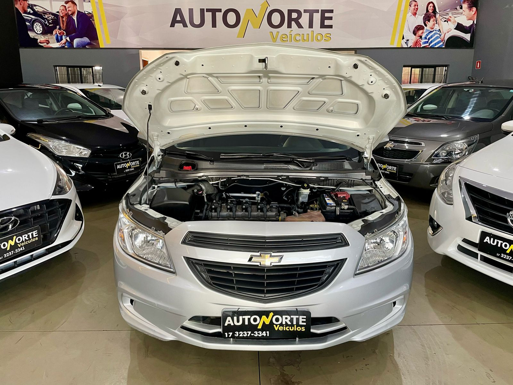 Chevrolet Onix Prata