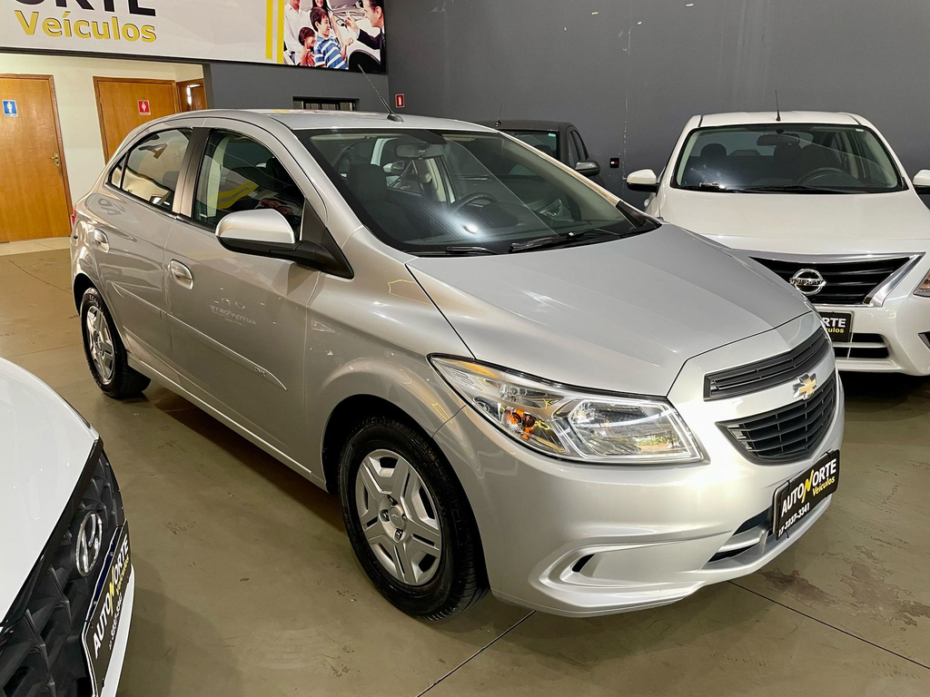Chevrolet Onix Prata