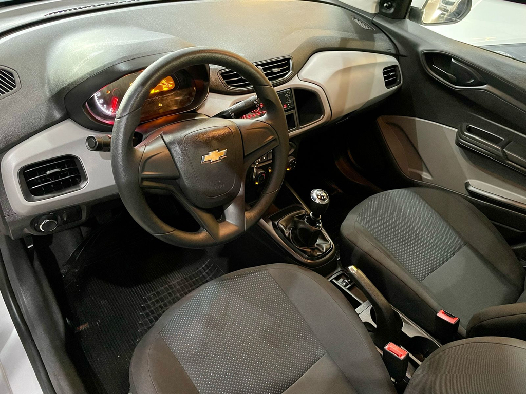 Chevrolet Onix Prata