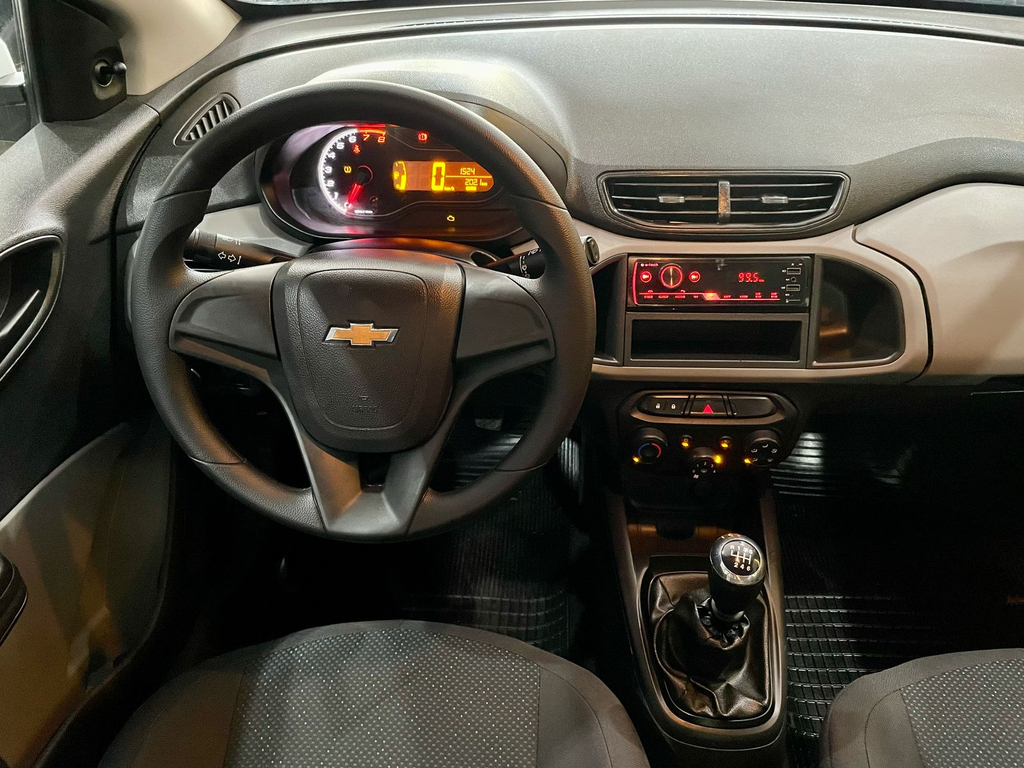 Chevrolet Onix Prata