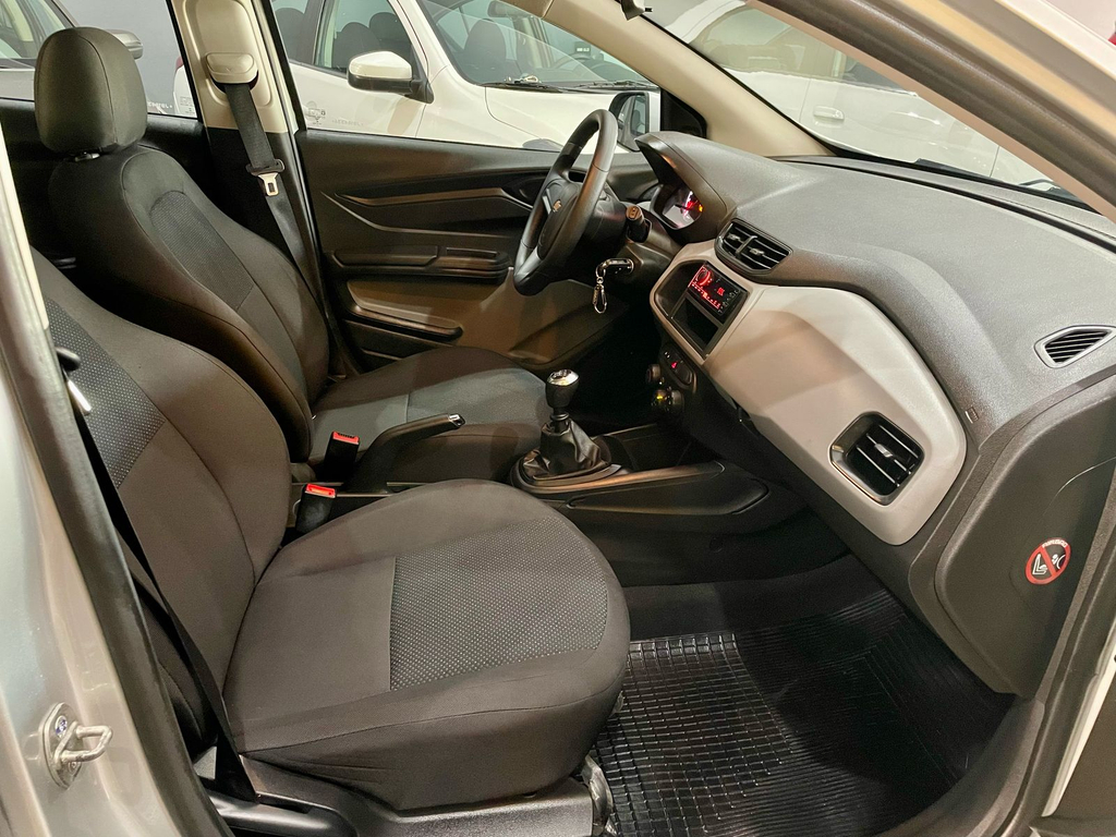 Chevrolet Onix Prata