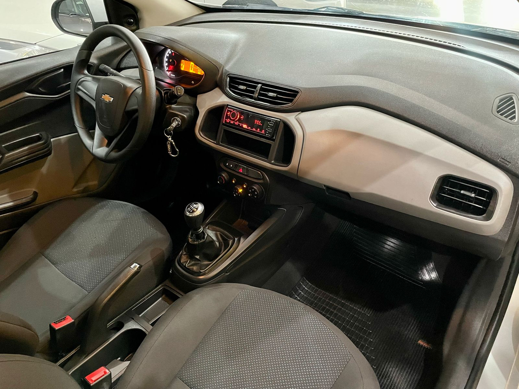 Chevrolet Onix Prata