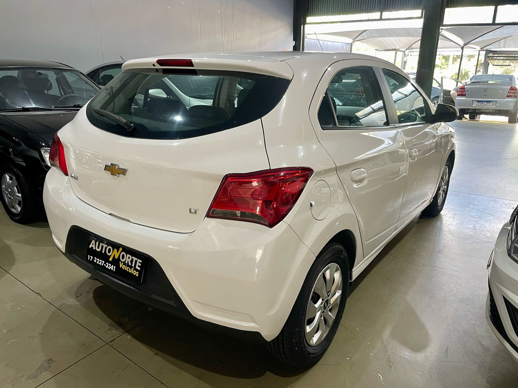 Chevrolet Onix Branco