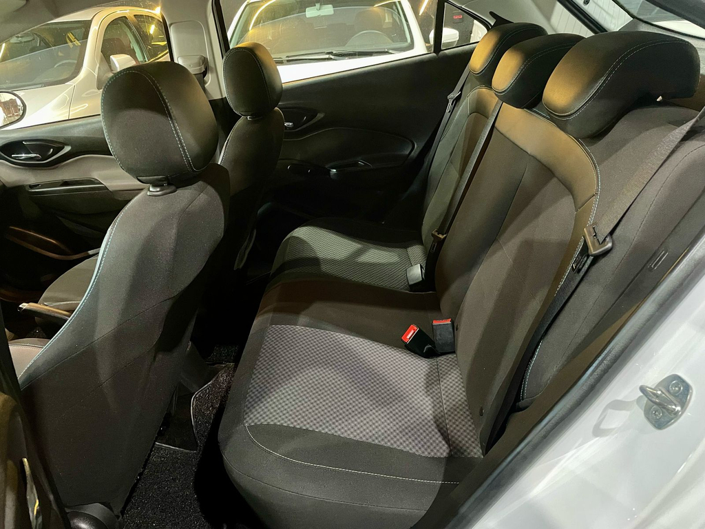 Chevrolet Onix Branco
