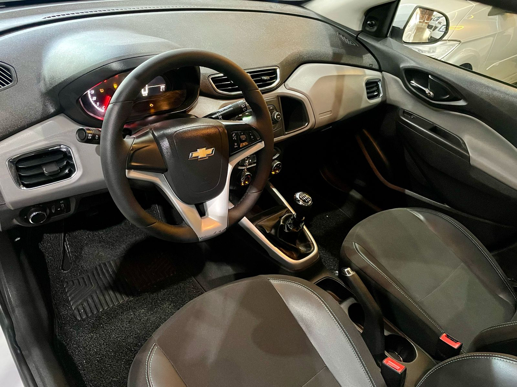 Chevrolet Onix Branco