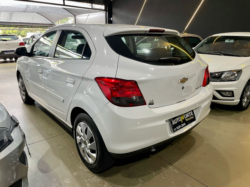 Chevrolet Onix Branco