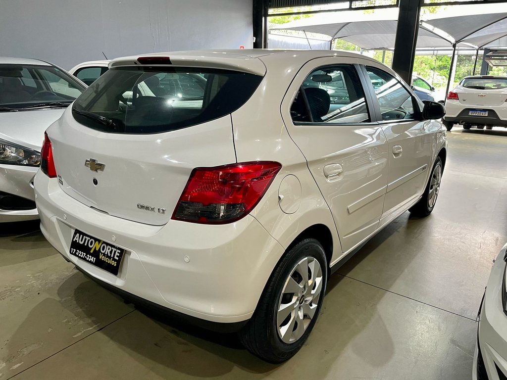 Chevrolet Onix Branco
