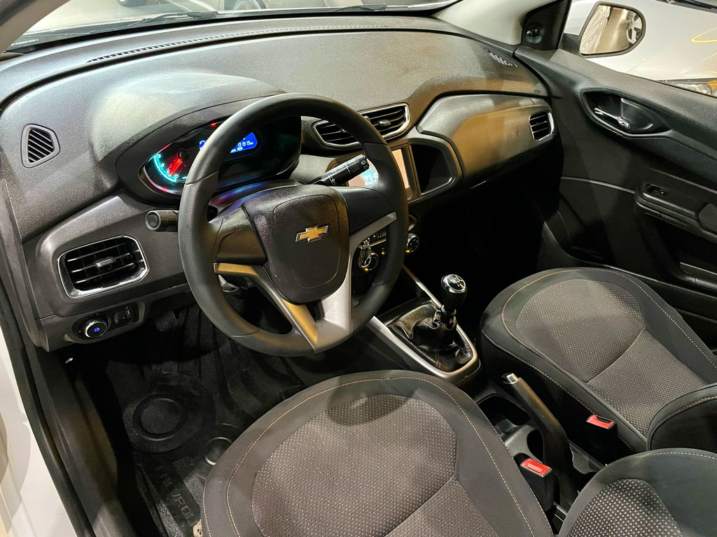 Chevrolet Onix Branco