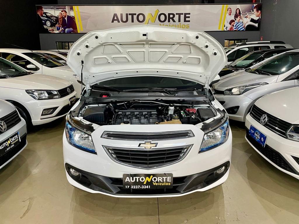Chevrolet Onix Branco