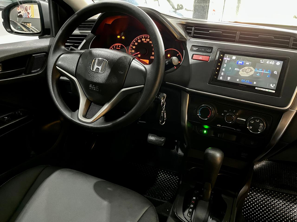 Honda City Cinza