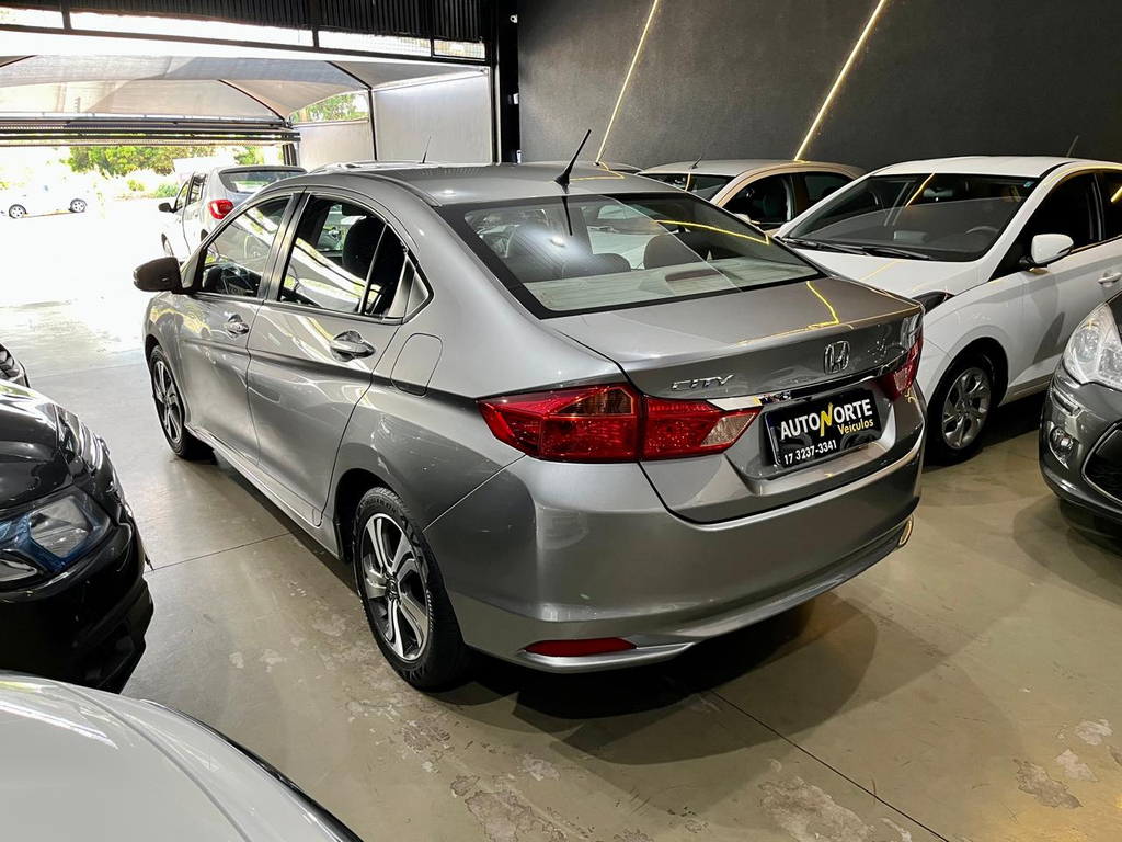 Honda City Cinza