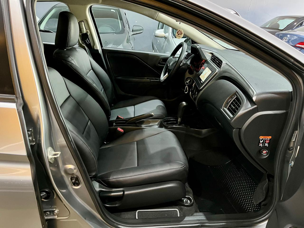 Honda City Cinza