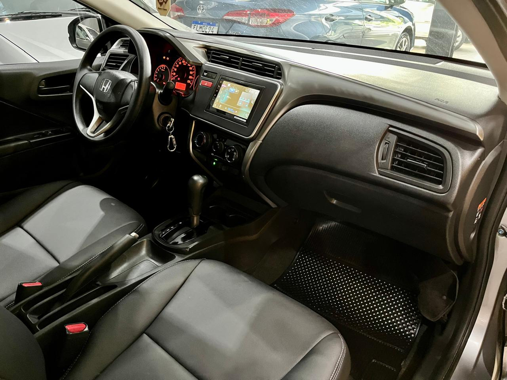 Honda City Cinza