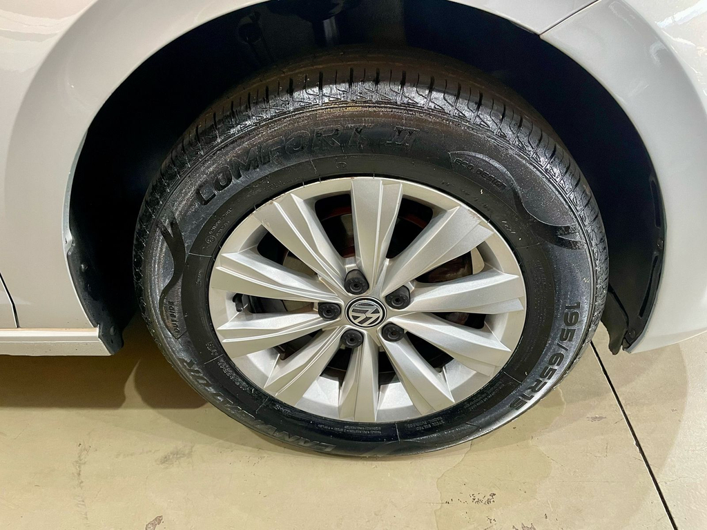 Volkswagen Virtus Prata