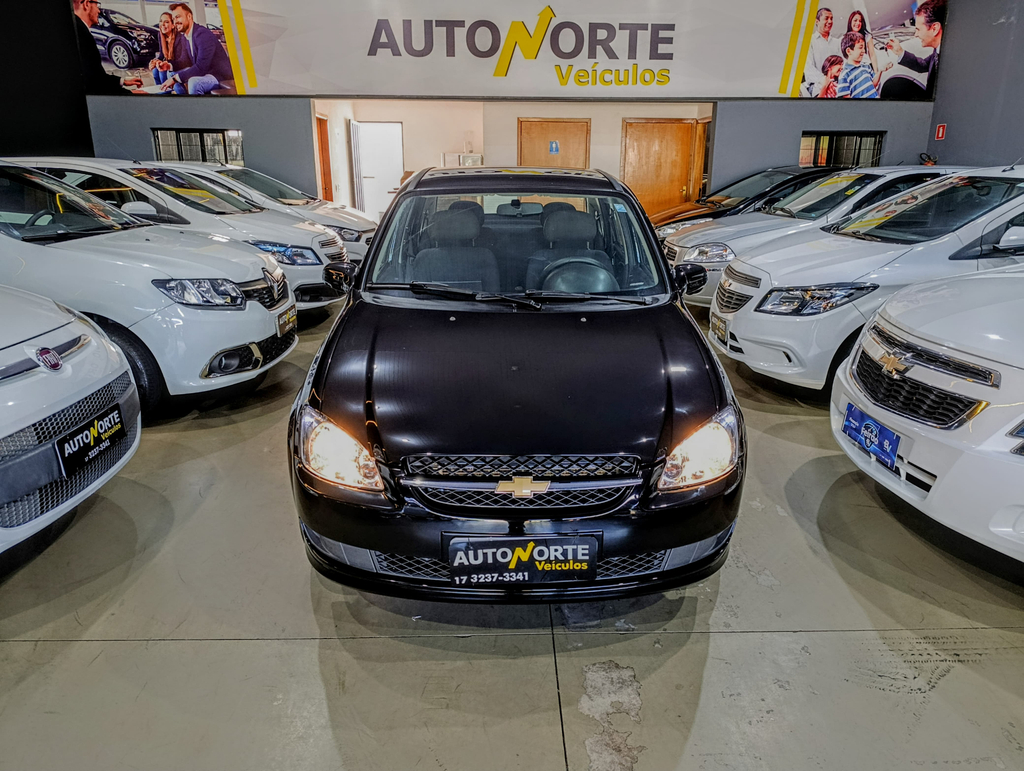 Chevrolet Classic Preto