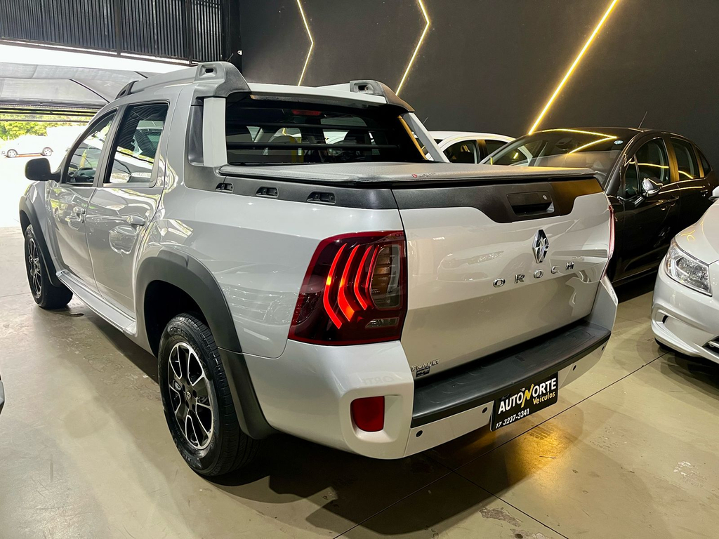 Renault Duster Oroch Prata