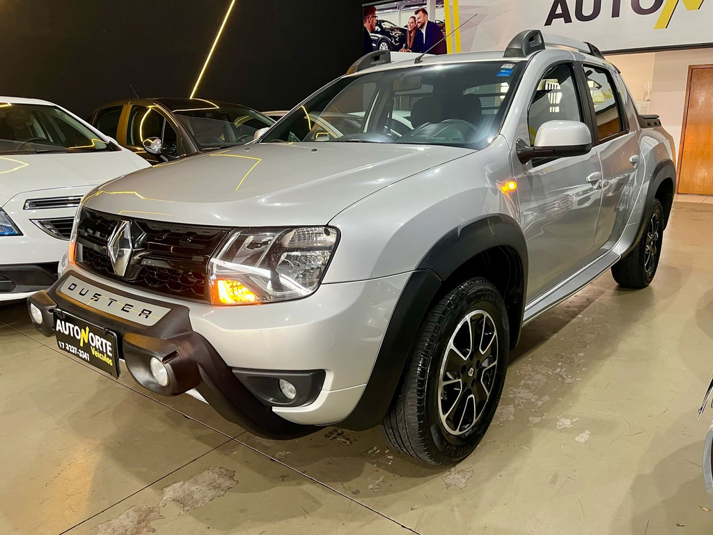 Renault Duster Oroch Prata