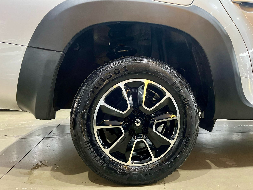 Renault Duster Oroch Prata