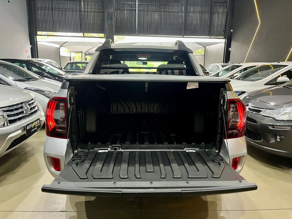 Renault Duster Oroch Prata