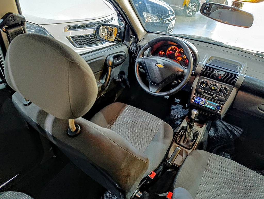 Chevrolet Classic Preto