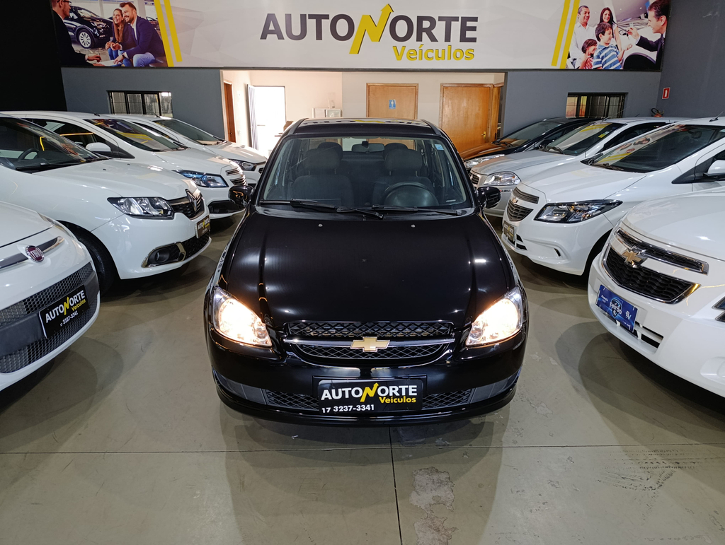 Chevrolet Classic Preto