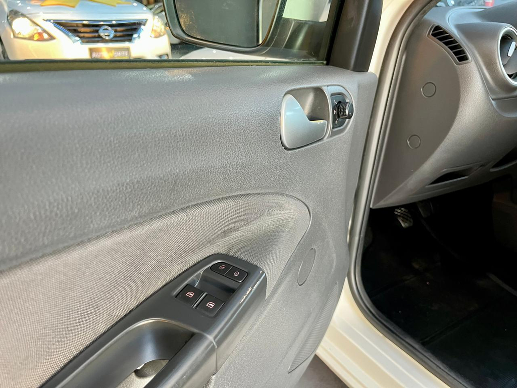 Volkswagen Voyage Branco