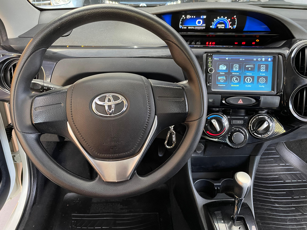 Toyota ETIOS X Branco