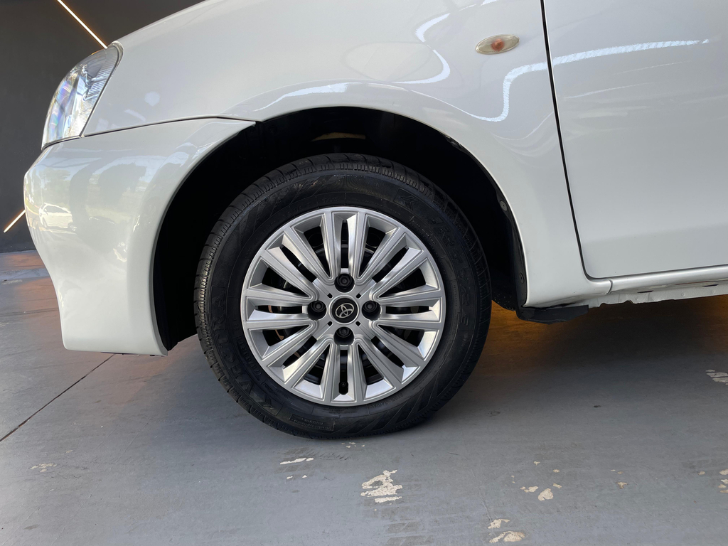 Toyota ETIOS X Branco