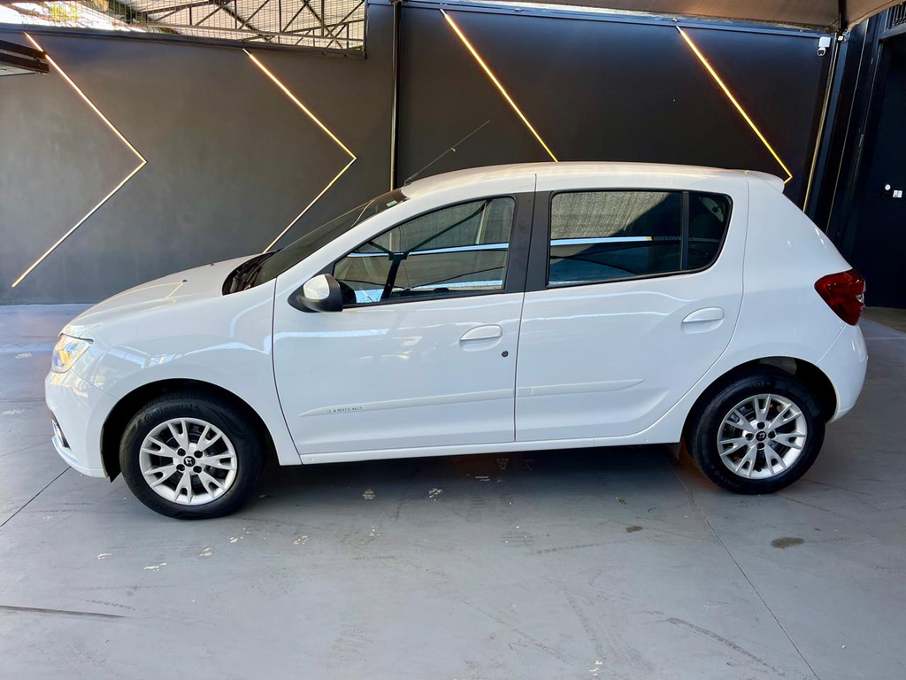 Renault Sandero Branco