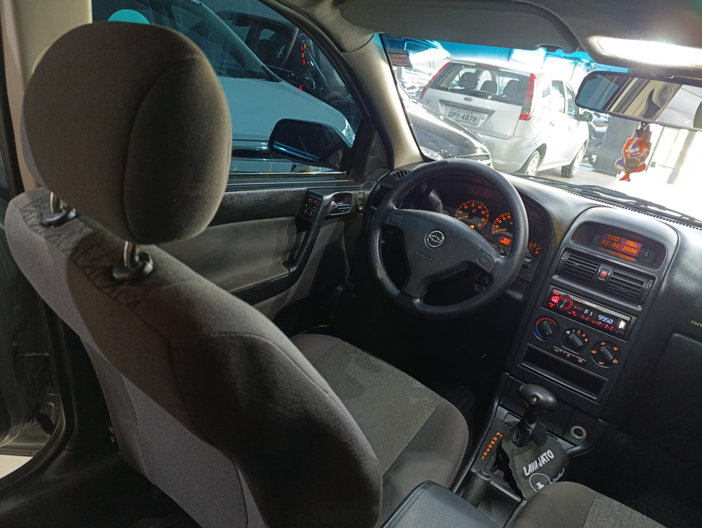 Chevrolet Astra Prata