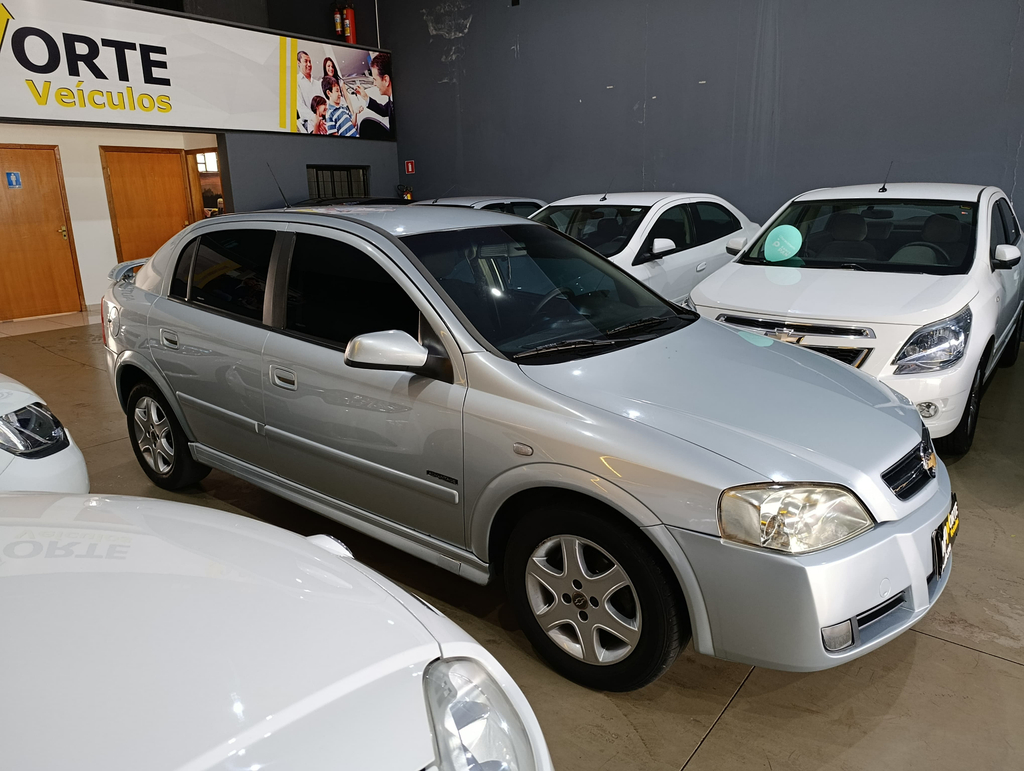 Chevrolet Astra Prata