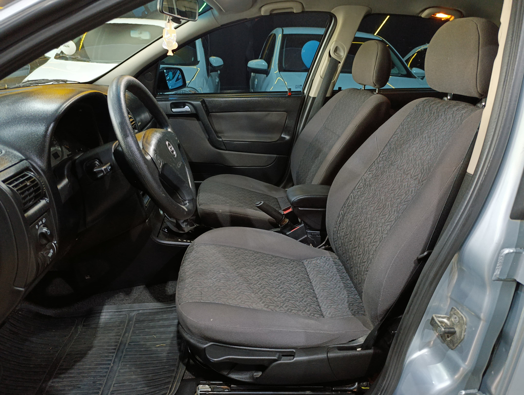 Chevrolet Astra Prata
