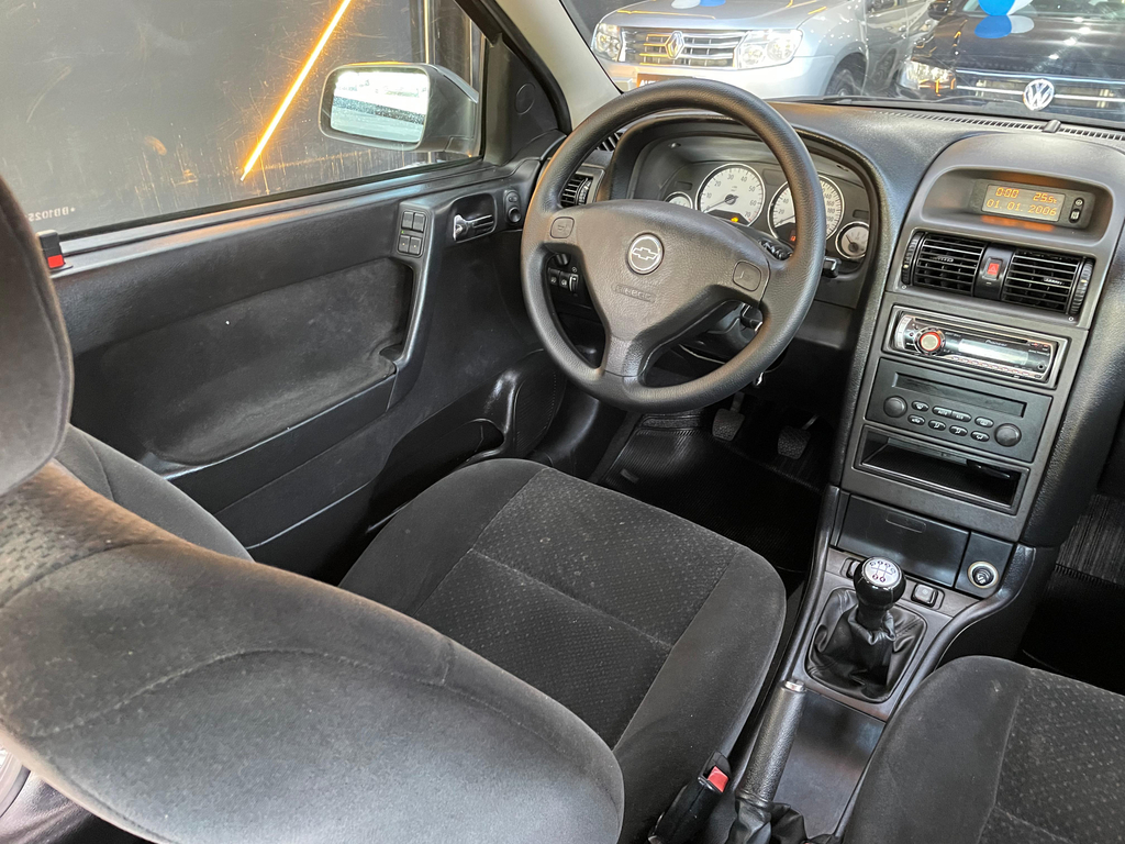 Chevrolet Astra Hatch Cinza