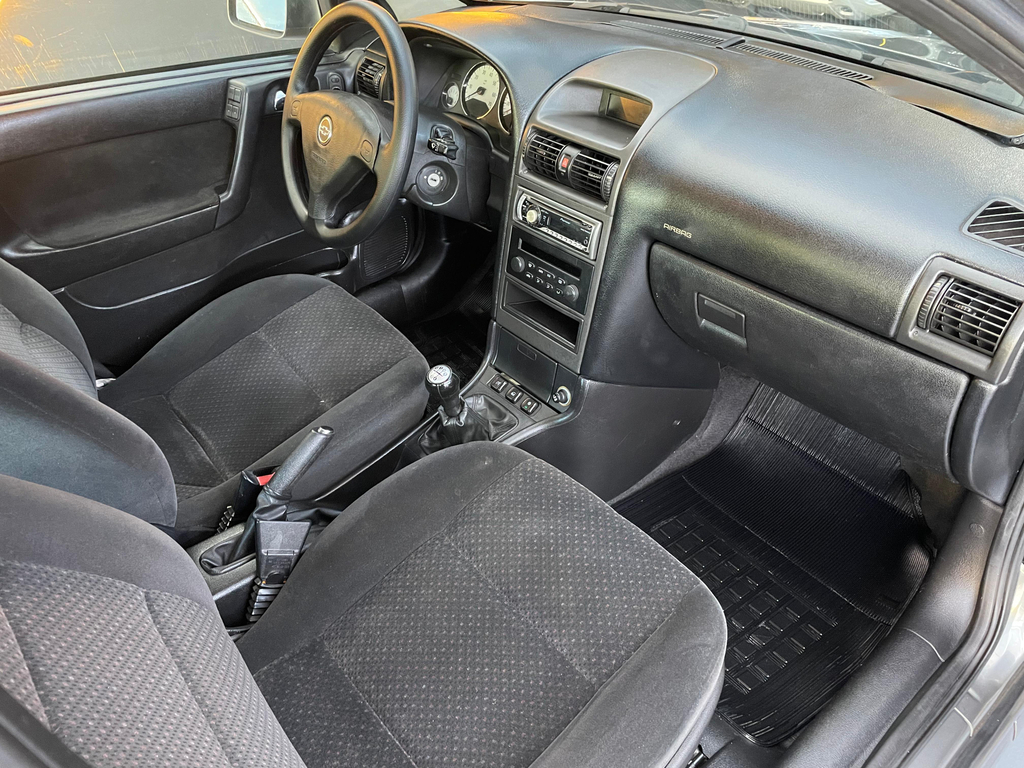 Chevrolet Astra Hatch Cinza