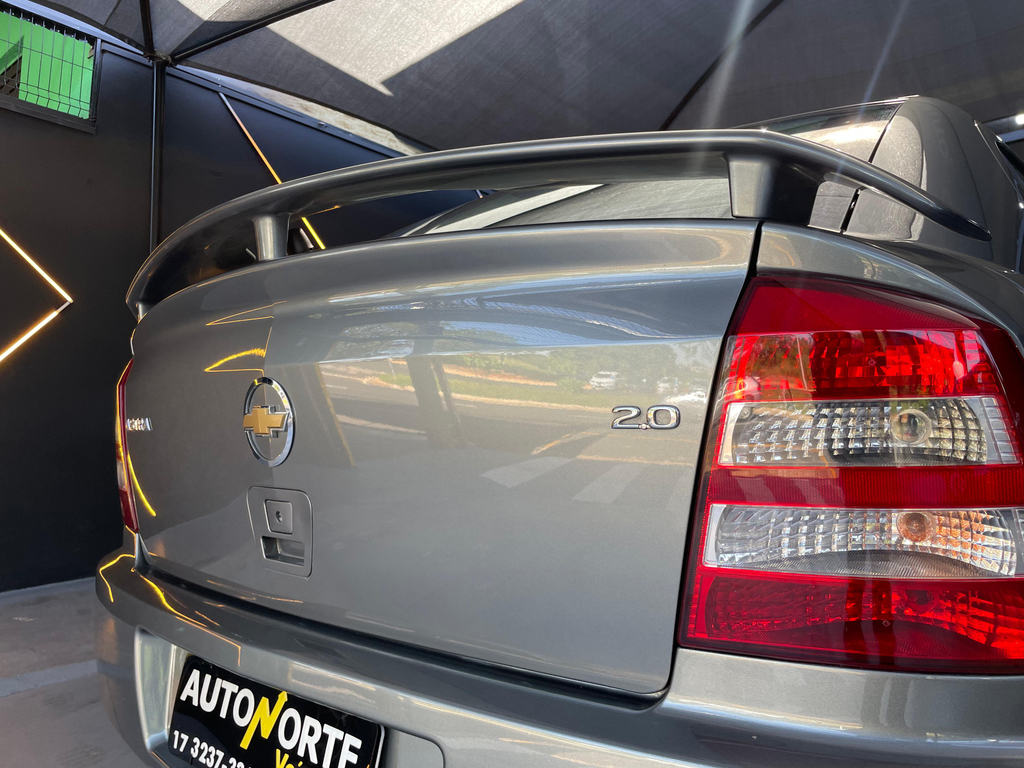 Chevrolet Astra Hatch Cinza