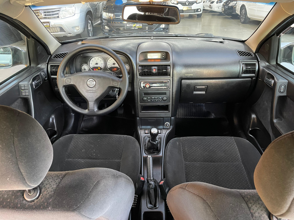 Chevrolet Astra Hatch Cinza