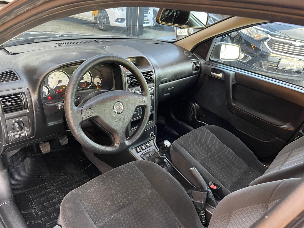 Chevrolet Astra Hatch Cinza