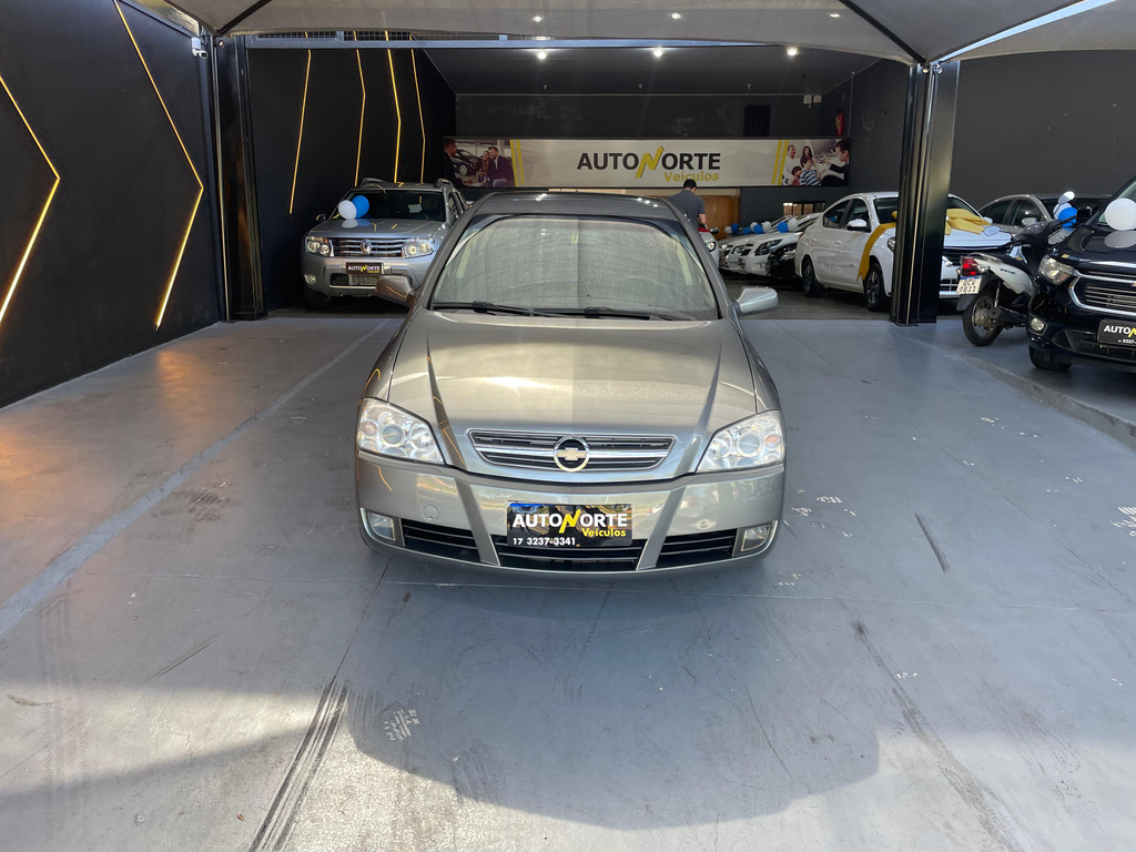 Chevrolet Astra Hatch Cinza