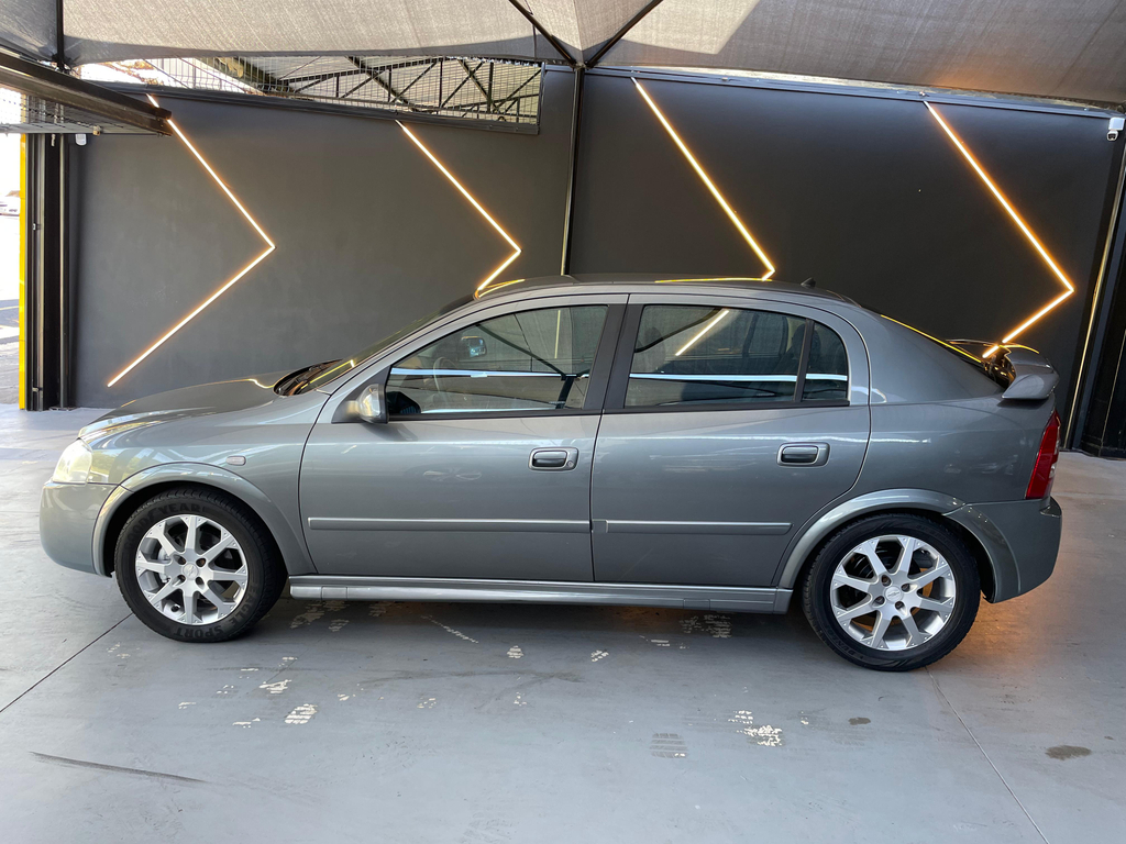 Chevrolet Astra Hatch Cinza