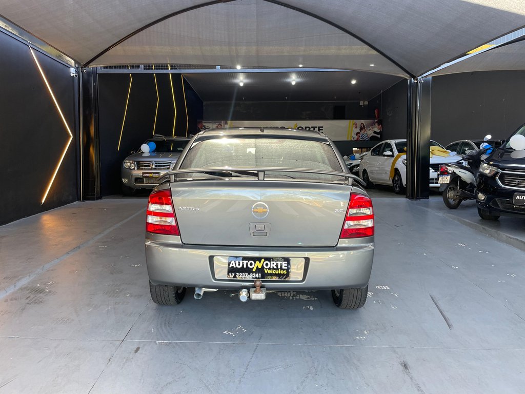 Chevrolet Astra Hatch Cinza