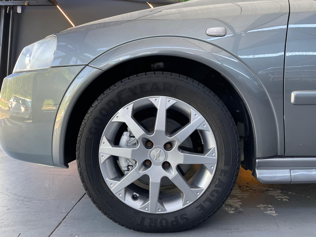 Chevrolet Astra Hatch Cinza