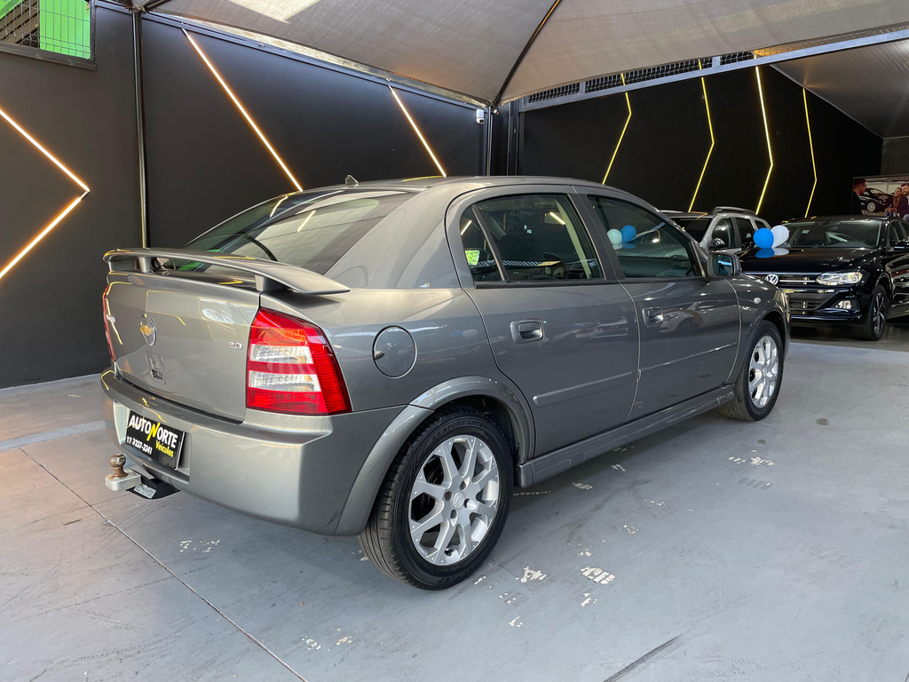 Chevrolet Astra Hatch Cinza